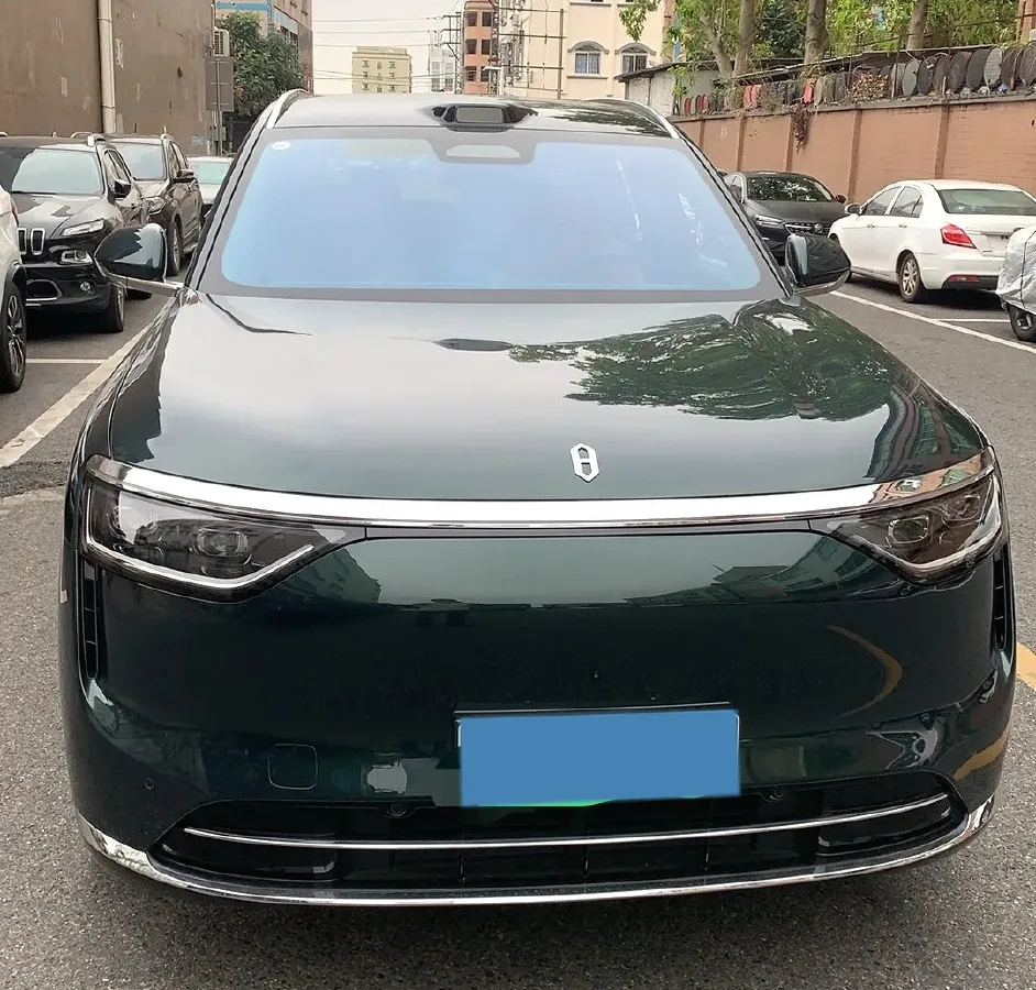 2025 AITO AITO M8 REEV 160HP REEV 53.4KWH,autocango,china used car exporter,china ev exporter,chinese used car exporter,chinese used ev exporter