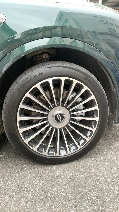 2025 AITO AITO M8 REEV 160HP REEV 53.4KWH,autocango,china used car exporter,china ev exporter,chinese used car exporter,chinese used ev exporter