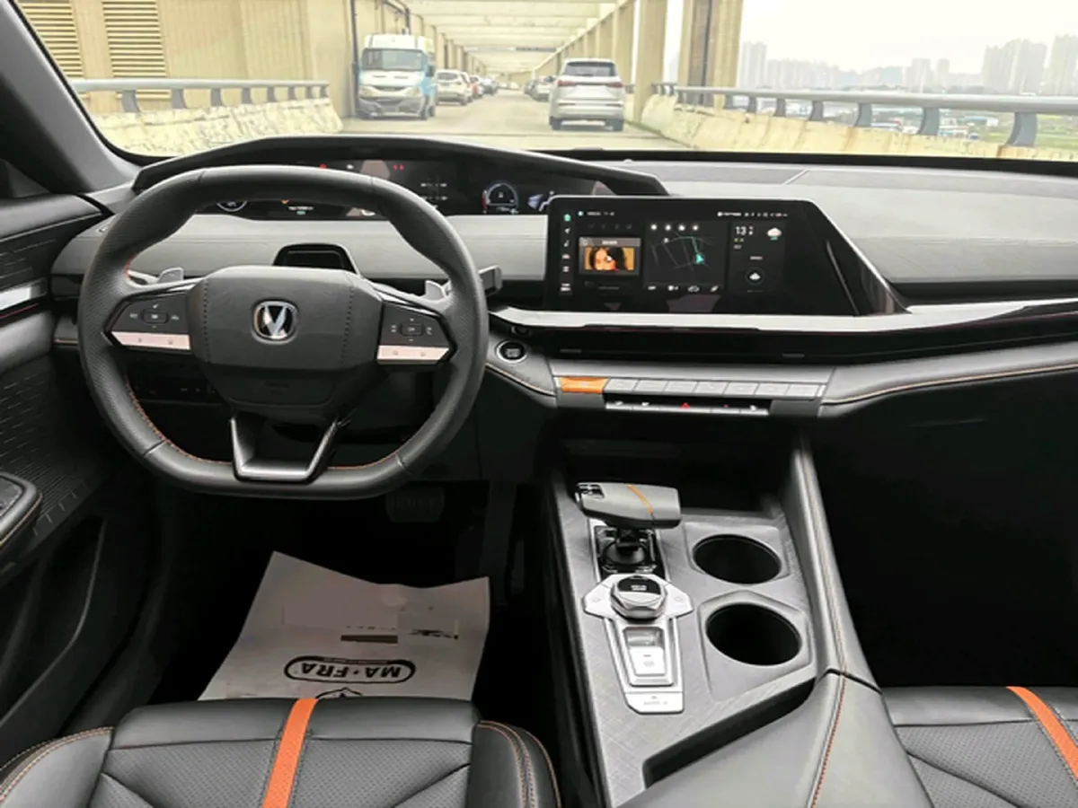 2024 ChangAn UNI-V 1.5T 188HP L4 7DCT,autocango,china used car exporter,china ev exporter,chinese used car exporter,chinese used ev exporter