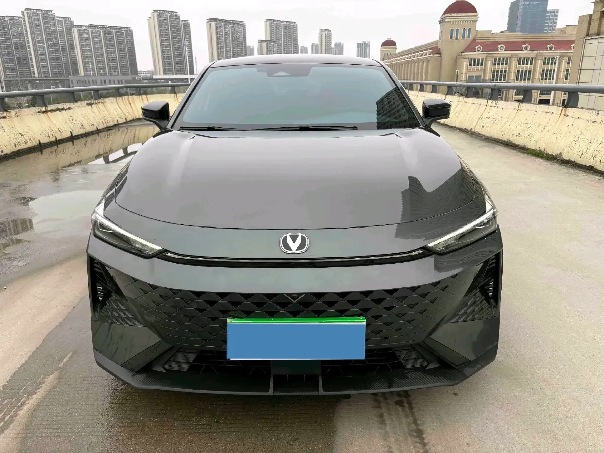 2024 ChangAn UNI-V 1.5T 188HP L4 7DCT,autocango,china used car exporter,china ev exporter,chinese used car exporter,chinese used ev exporter