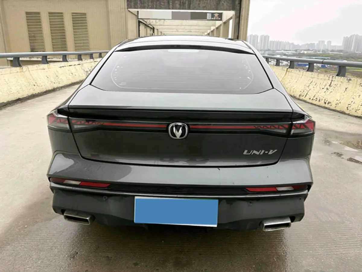 2024 ChangAn UNI-V 1.5T 188HP L4 7DCT,autocango,china used car exporter,china ev exporter,chinese used car exporter,chinese used ev exporter