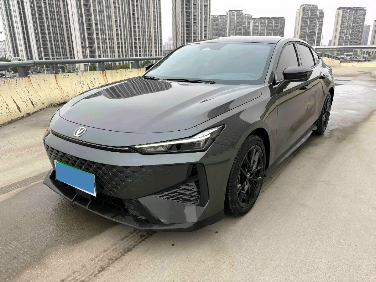 2024 ChangAn UNI-V 1.5T 188HP L4 7DCT,autocango,china used car exporter,china ev exporter,chinese used car exporter,chinese used ev exporter