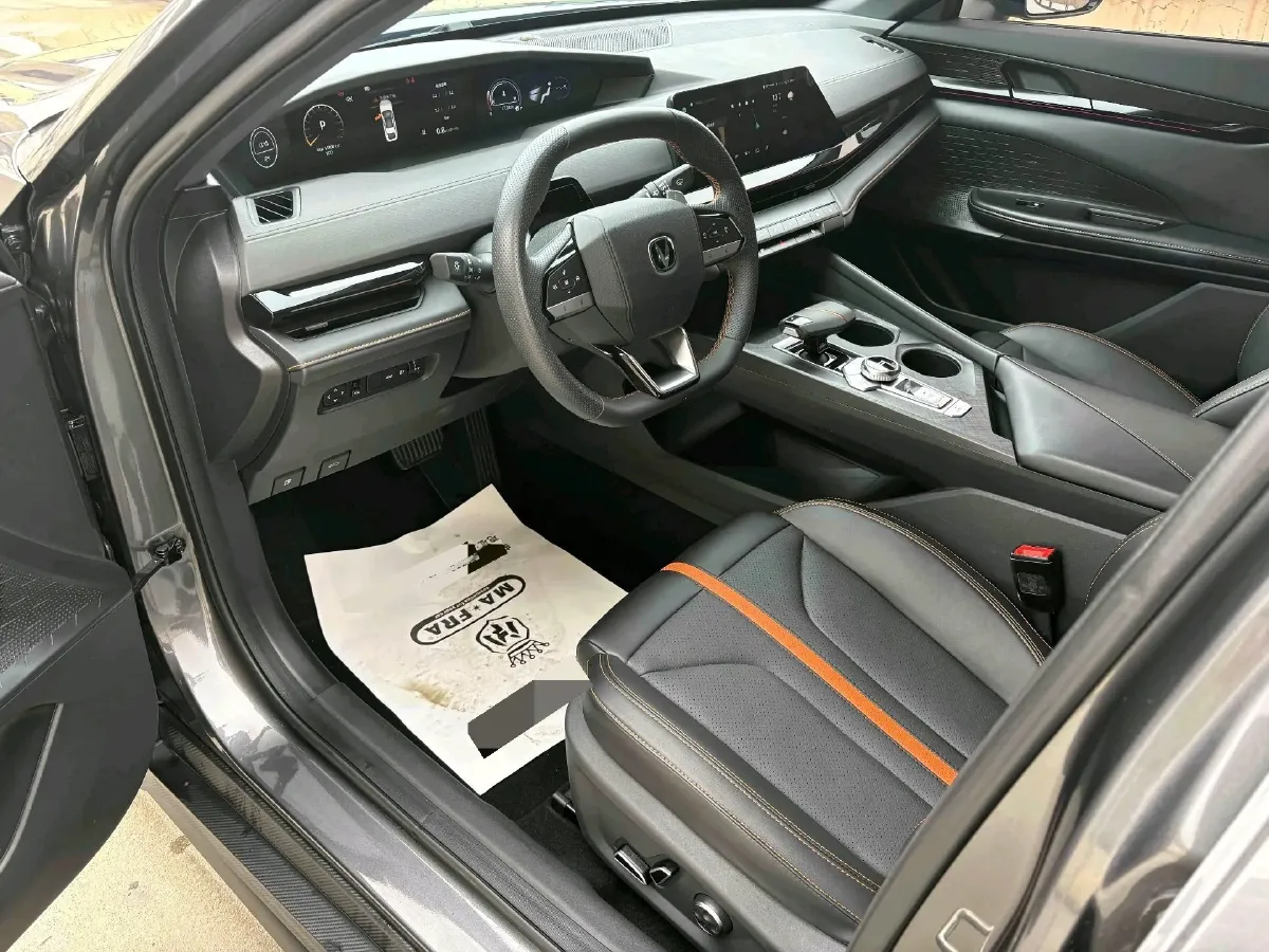 2024 ChangAn UNI-V 1.5T 188HP L4 7DCT,autocango,china used car exporter,china ev exporter,chinese used car exporter,chinese used ev exporter