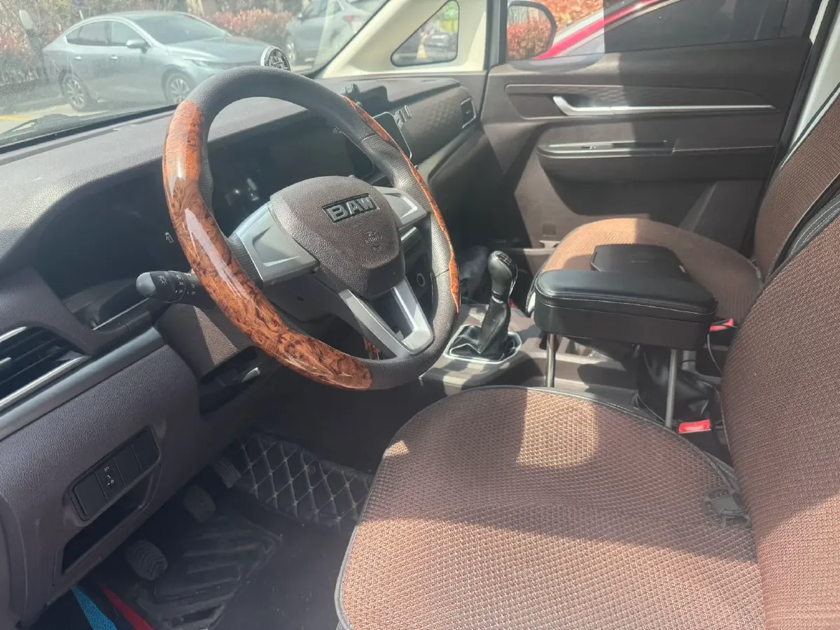 2023 BAW RuiSheng Trump M7 2.0L 144HP L4 8AT,autocango,china used car exporter,china ev exporter,chinese used car exporter,chinese used ev exporter