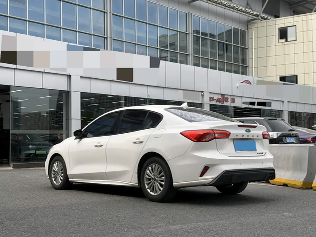 2020 Ford Focus 1.5L 122HP L3 6AT,autocango,china used car exporter,china ev exporter,chinese used car exporter,chinese used ev exporter