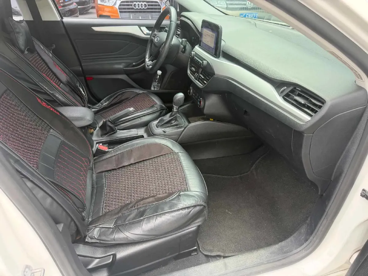 2020 Ford Focus 1.5L 122HP L3 6AT,autocango,china used car exporter,china ev exporter,chinese used car exporter,chinese used ev exporter