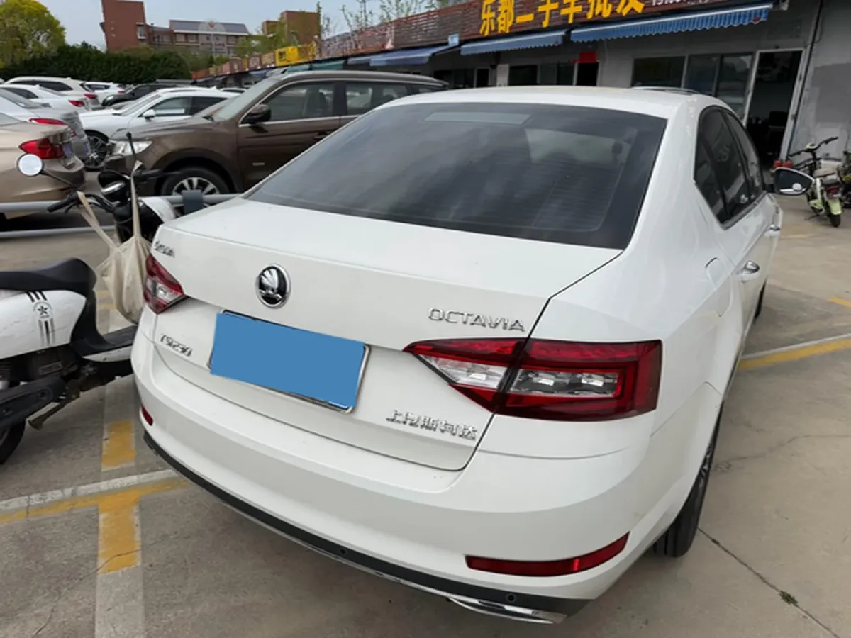 2018 Skoda Octavia 1.2T 116HP L4 7DCT,autocango,china used car exporter,china ev exporter,chinese used car exporter,chinese used ev exporter