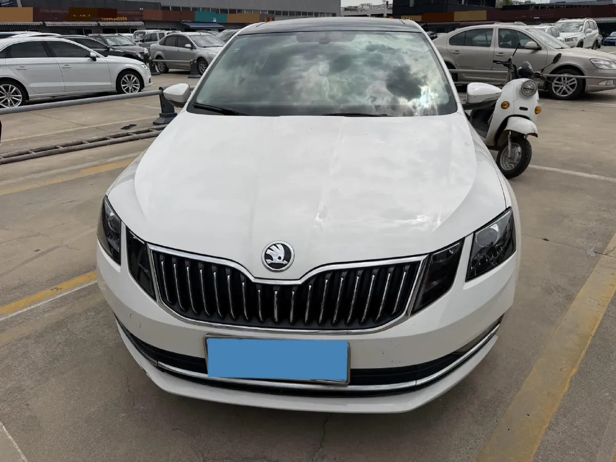 2018 Skoda Octavia 1.2T 116HP L4 7DCT,autocango,china used car exporter,china ev exporter,chinese used car exporter,chinese used ev exporter