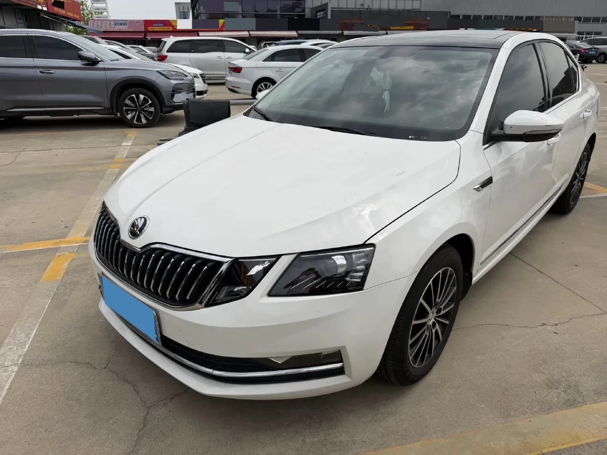 2018 Skoda Octavia 1.2T 116HP L4 7DCT,autocango,china used car exporter,china ev exporter,chinese used car exporter,chinese used ev exporter