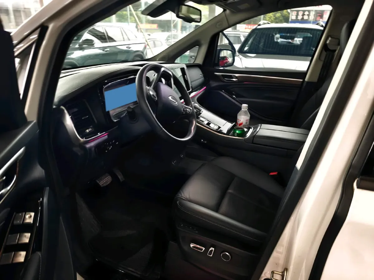 2021 GAC Trumpchi M8 2.0T 252HP L4 8AT,autocango,china used car exporter,china ev exporter,chinese used car exporter,chinese used ev exporter