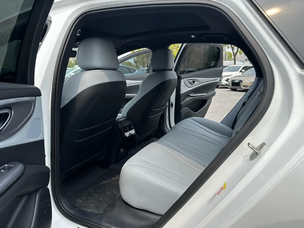 2023 BYD Seal 1.5T 139HP L4 E-CVT PHEV 17.6KWH,autocango,china used car exporter,china ev exporter,chinese used car exporter,chinese used ev exporter