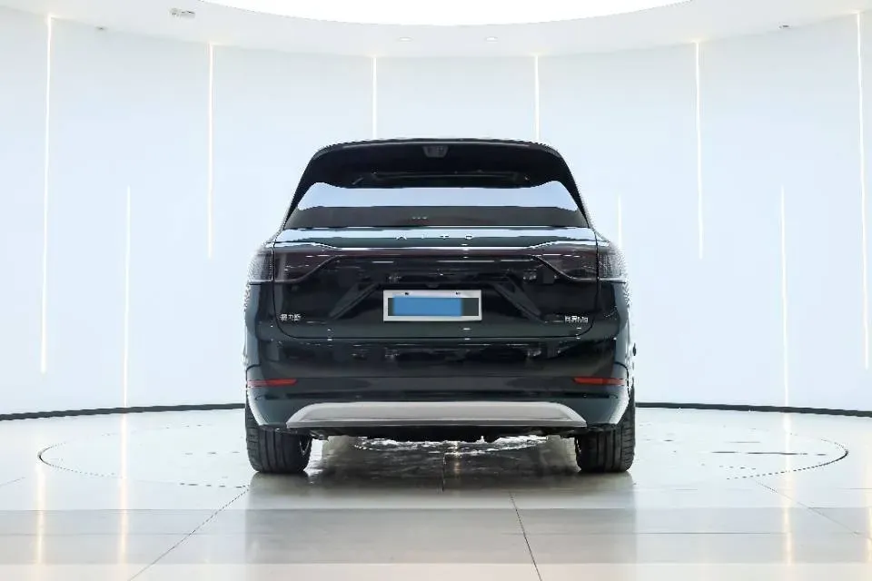 2025 AITO AITO M9 REEV 160HP REEV 52KWH,autocango,china used car exporter,china ev exporter,chinese used car exporter,chinese used ev exporter