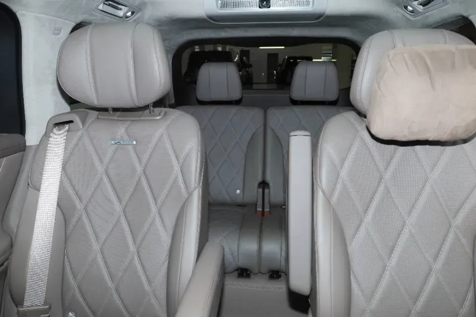 2025 AITO AITO M9 REEV 160HP REEV 52KWH,autocango,china used car exporter,china ev exporter,chinese used car exporter,chinese used ev exporter