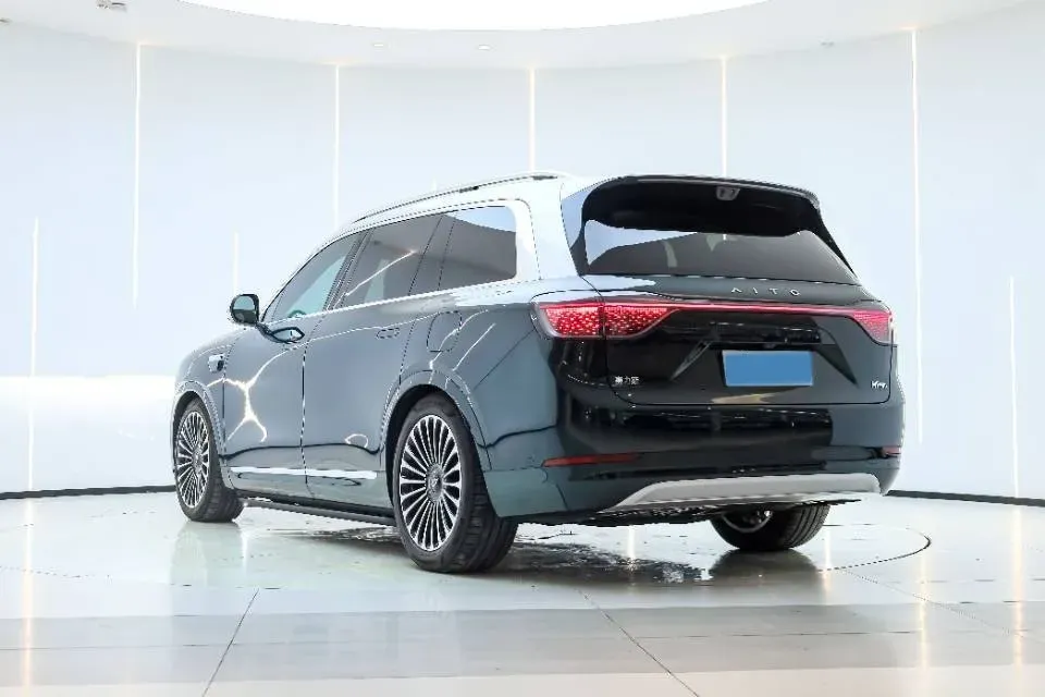 2025 AITO AITO M9 REEV 160HP REEV 52KWH,autocango,china used car exporter,china ev exporter,chinese used car exporter,chinese used ev exporter