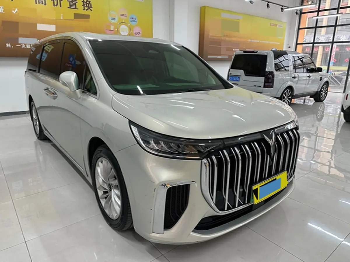 2022 Voyah Dream 1.5T 136HP L4 PHEV 25.57KWH,autocango,china used car exporter,china ev exporter,chinese used car exporter,chinese used ev exporter