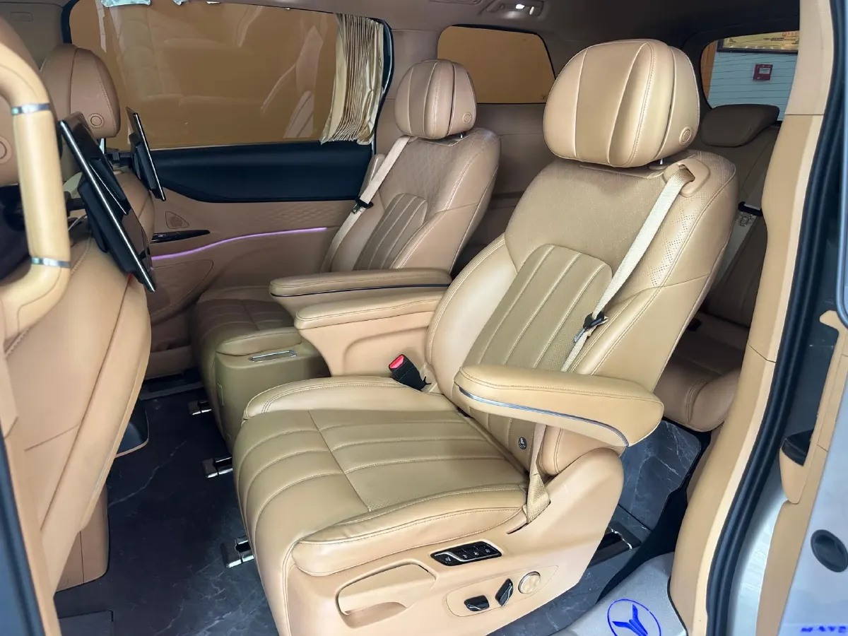 2022 Voyah Dream 1.5T 136HP L4 PHEV 25.57KWH,autocango,china used car exporter,china ev exporter,chinese used car exporter,chinese used ev exporter