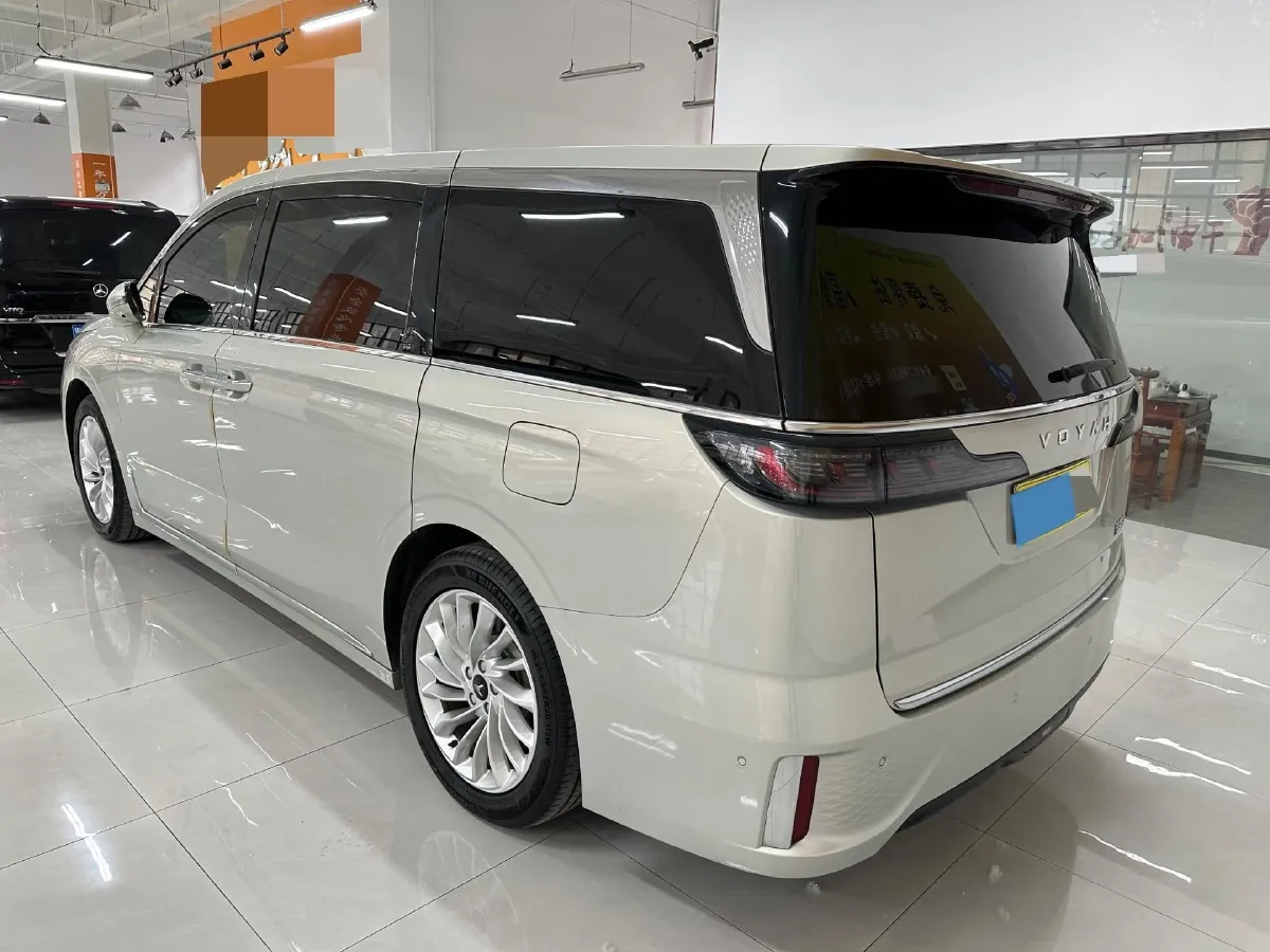 2022 Voyah Dream 1.5T 136HP L4 PHEV 25.57KWH,autocango,china used car exporter,china ev exporter,chinese used car exporter,chinese used ev exporter
