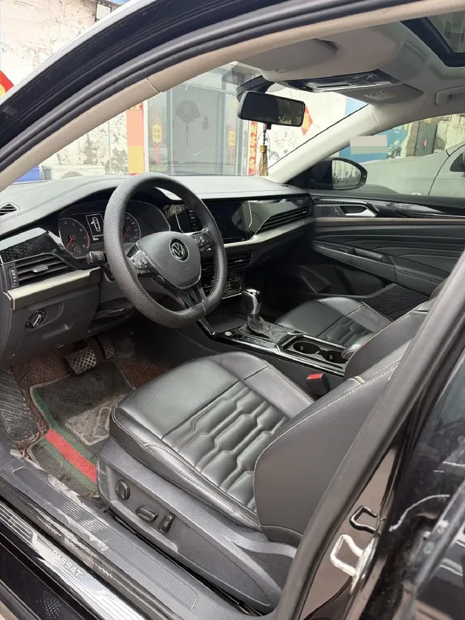 2021 Volkswagen Passat 2.0T 186HP L4 7DCT,autocango,china used car exporter,china ev exporter,chinese used car exporter,chinese used ev exporter