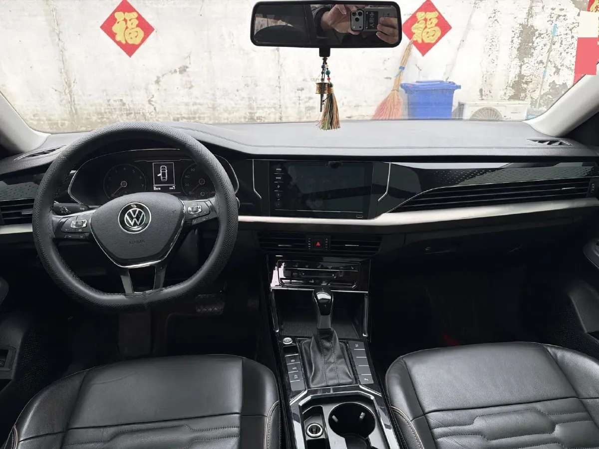 2021 Volkswagen Passat 2.0T 186HP L4 7DCT,autocango,china used car exporter,china ev exporter,chinese used car exporter,chinese used ev exporter