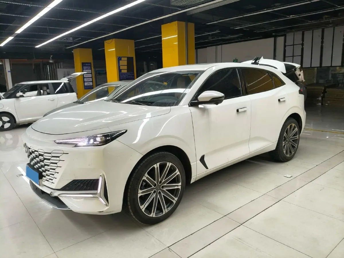 2021 ChangAn UNI-K 2.0T 233HP L4 8AT,autocango,china used car exporter,china ev exporter,chinese used car exporter,chinese used ev exporter