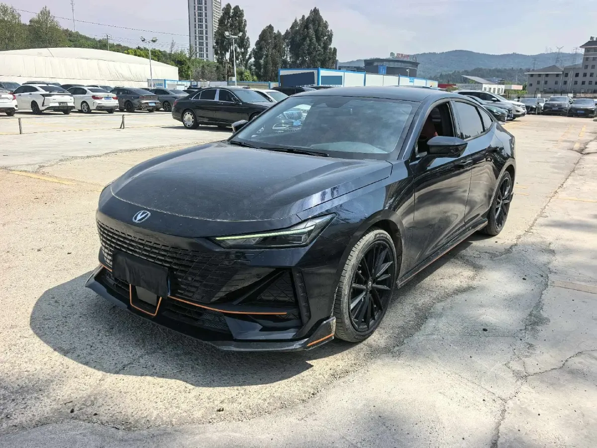 2023 ChangAn UNI-V 1.5T 188HP L4 7DCT,autocango,china used car exporter,china ev exporter,chinese used car exporter,chinese used ev exporter