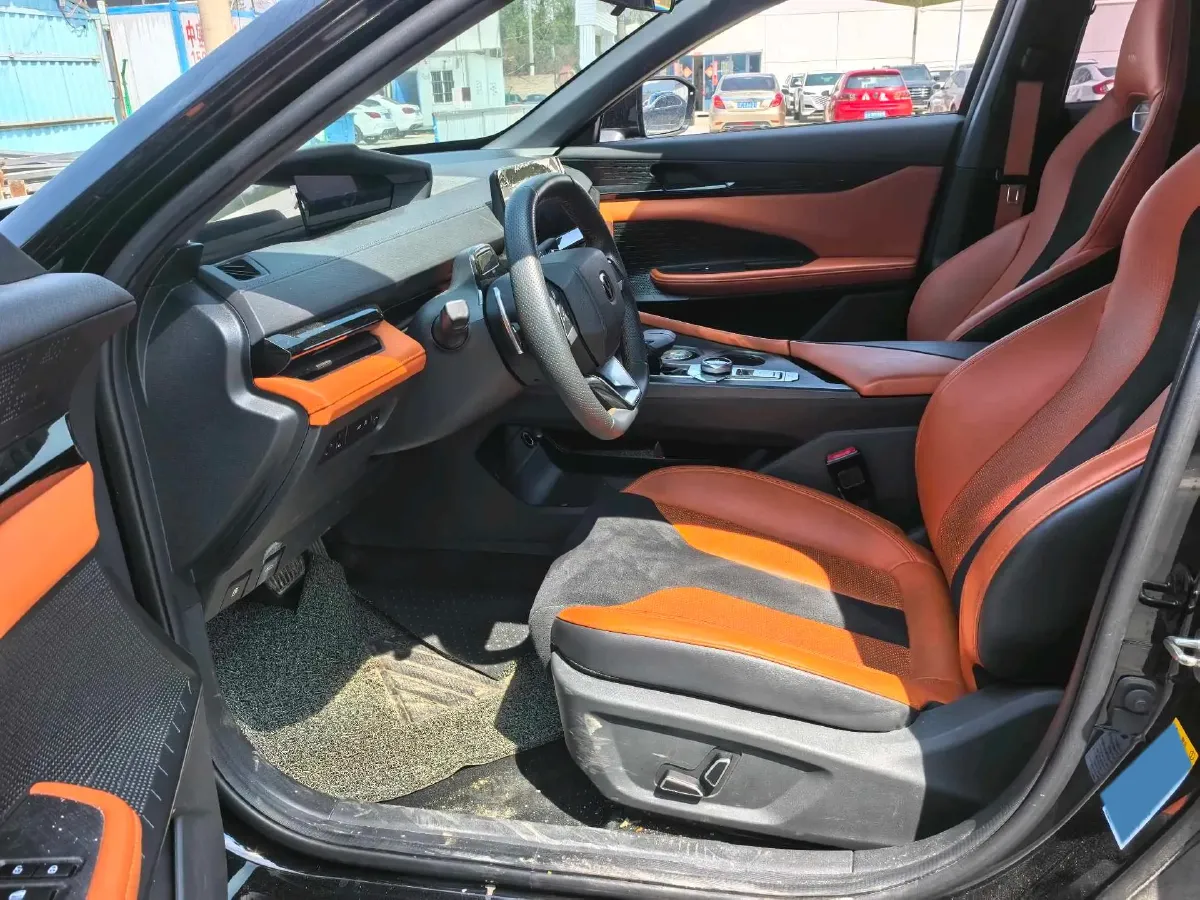 2023 ChangAn UNI-V 1.5T 188HP L4 7DCT,autocango,china used car exporter,china ev exporter,chinese used car exporter,chinese used ev exporter