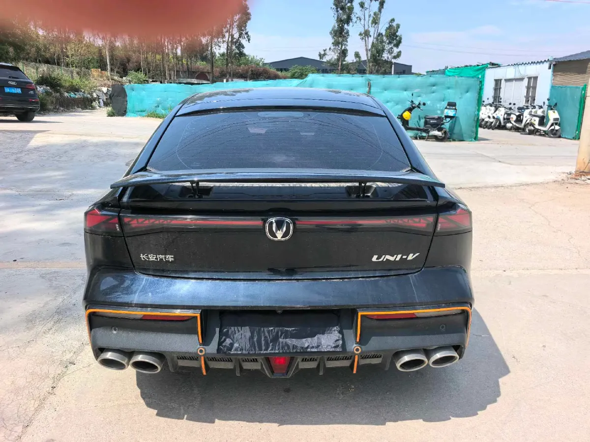 2023 ChangAn UNI-V 1.5T 188HP L4 7DCT,autocango,china used car exporter,china ev exporter,chinese used car exporter,chinese used ev exporter