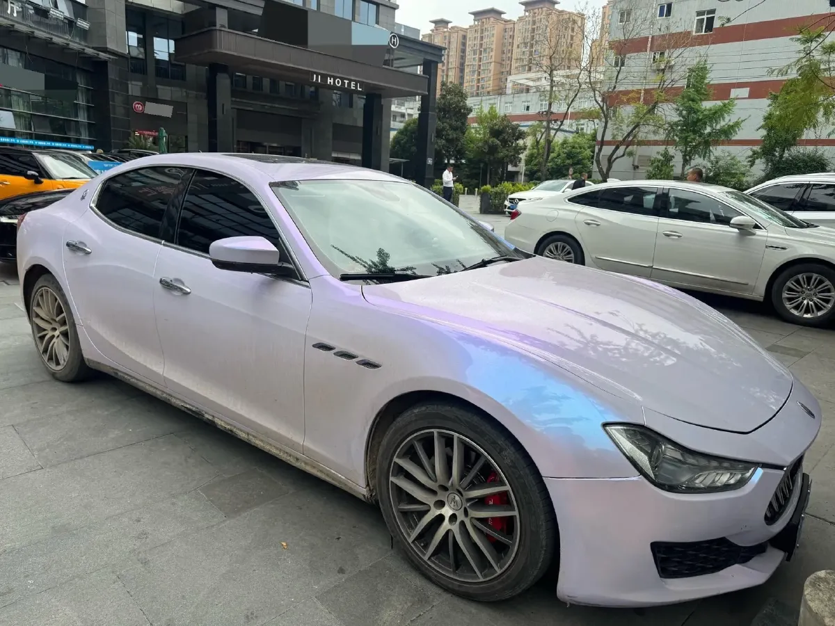 2021 Maserati Ghibli 2.0T 330HP L4 8AT,autocango,china used car exporter,china ev exporter,chinese used car exporter,chinese used ev exporter