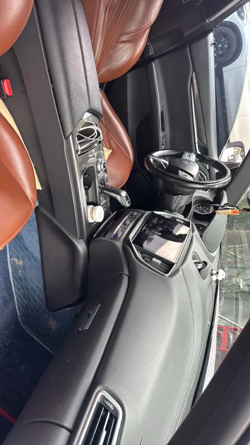 2021 Maserati Ghibli 2.0T 330HP L4 8AT,autocango,china used car exporter,china ev exporter,chinese used car exporter,chinese used ev exporter