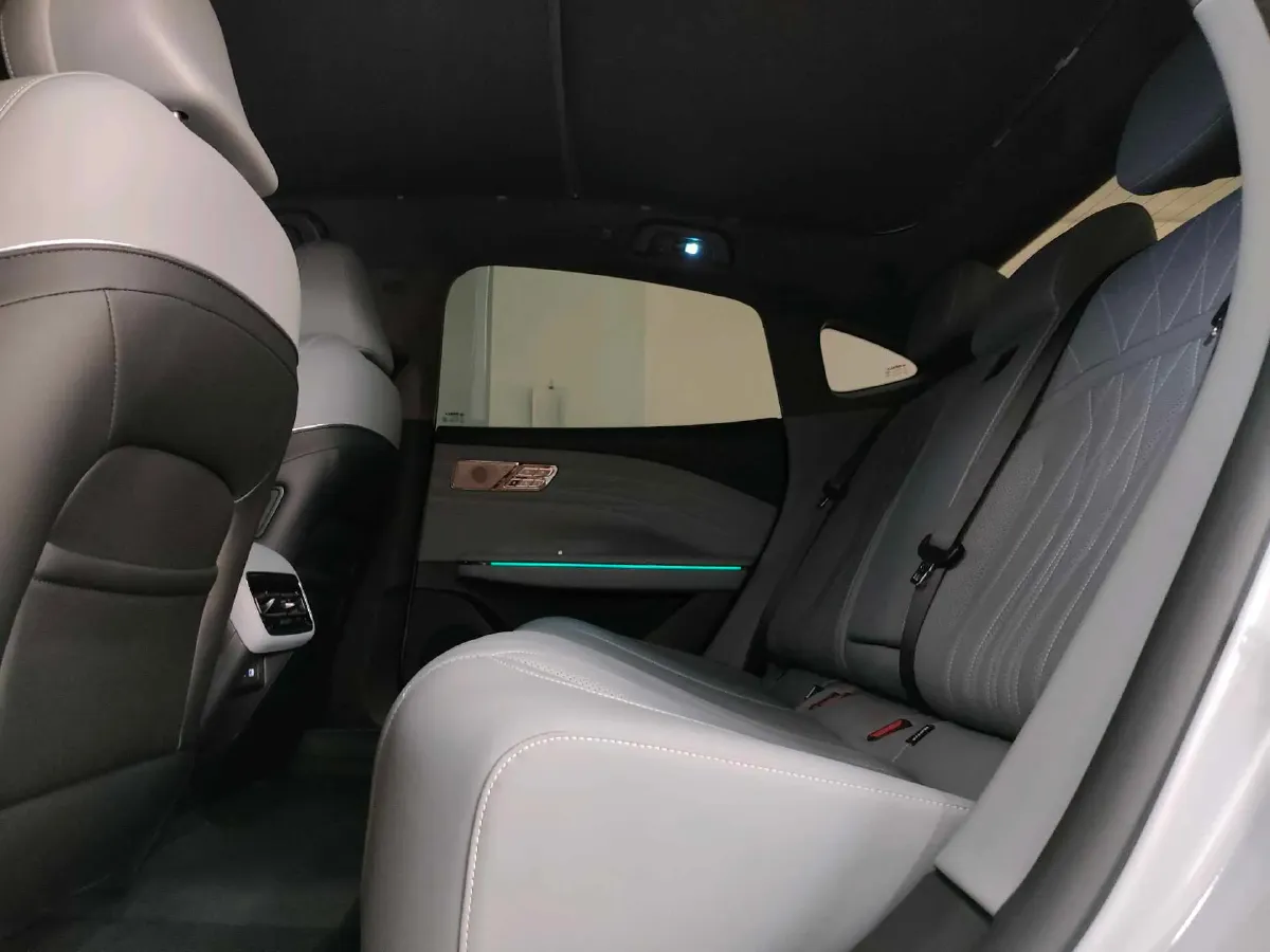 2025 Geely Galaxy E8 BEV 76KWH,autocango,china used car exporter,china ev exporter,chinese used car exporter,chinese used ev exporter