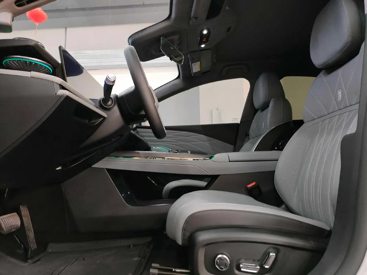 2025 Geely Galaxy E8 BEV 76KWH,autocango,china used car exporter,china ev exporter,chinese used car exporter,chinese used ev exporter