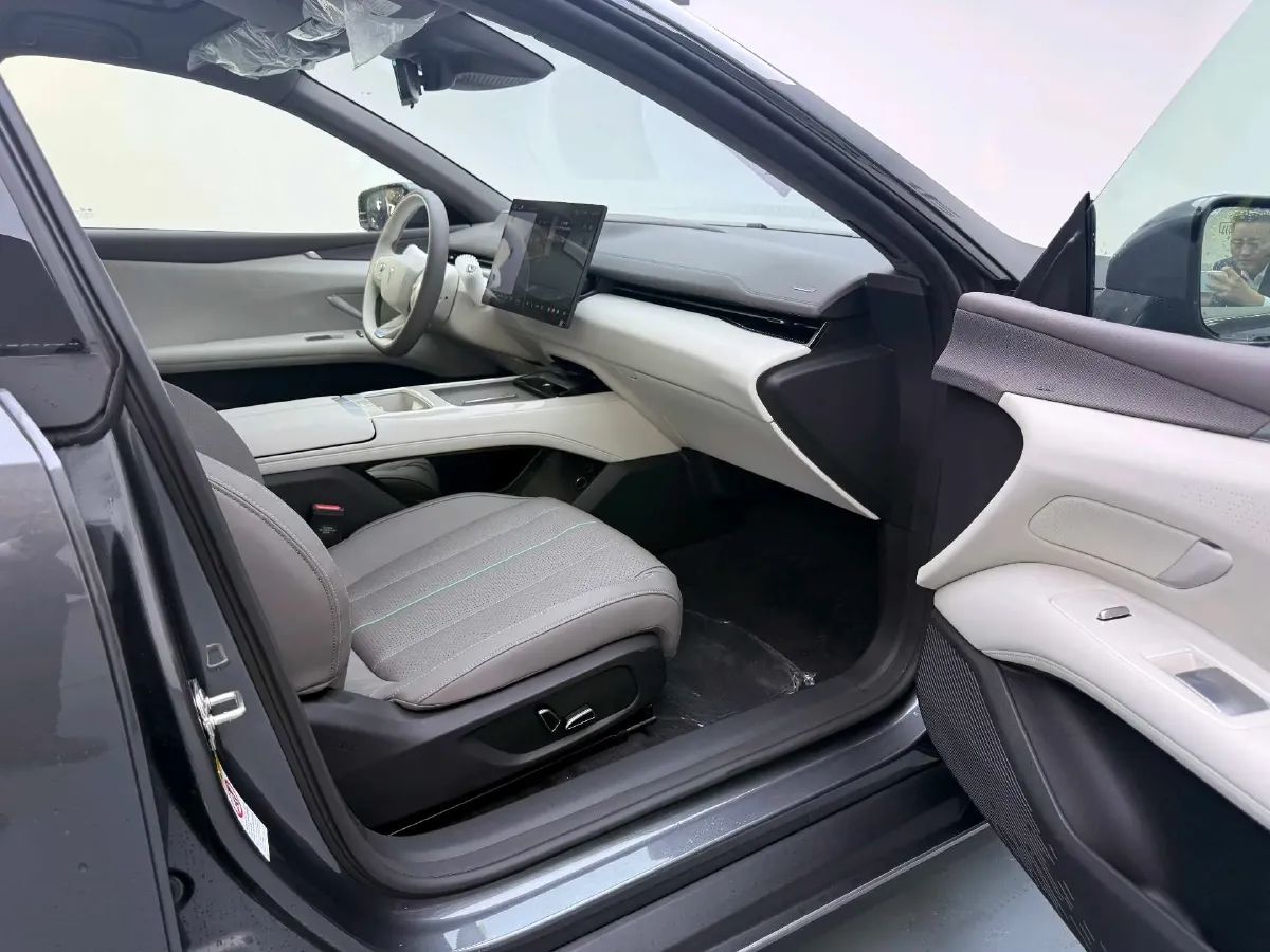 2026 Deepal L07 BEV,autocango,china used car exporter,china ev exporter,chinese used car exporter,chinese used ev exporter