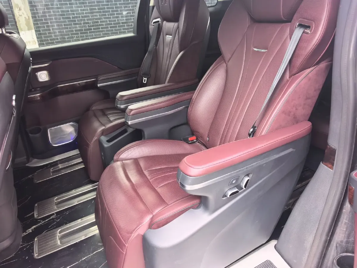 2023 HongQi HQ9 2.0T 252HP L4 8AT,autocango,china used car exporter,china ev exporter,chinese used car exporter,chinese used ev exporter