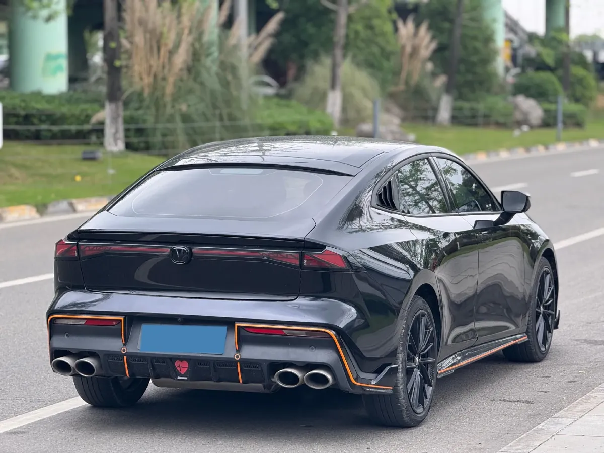 2022 ChangAn UNI-V 1.5T 188HP L4 7DCT,autocango,china used car exporter,china ev exporter,chinese used car exporter,chinese used ev exporter