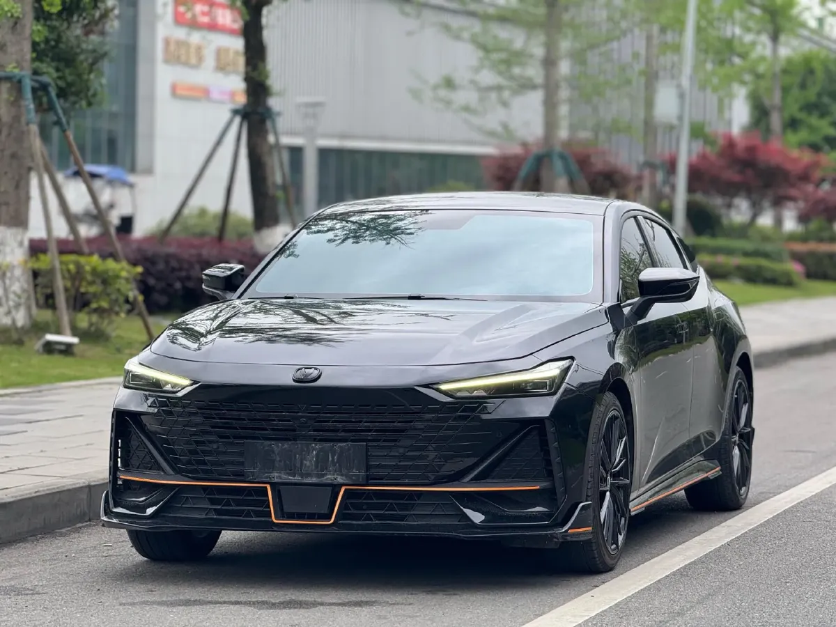 2022 ChangAn UNI-V 1.5T 188HP L4 7DCT,autocango,china used car exporter,china ev exporter,chinese used car exporter,chinese used ev exporter