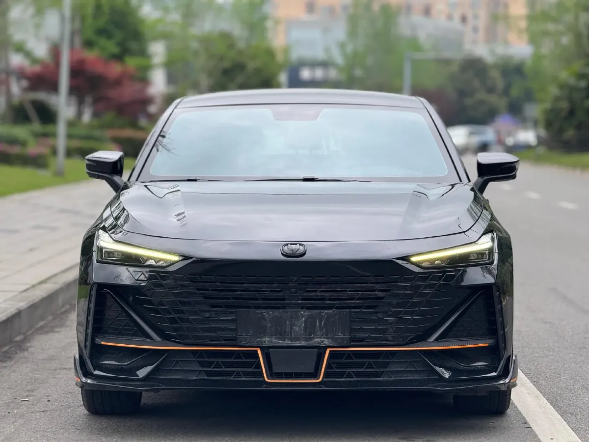 2022 ChangAn UNI-V 1.5T 188HP L4 7DCT,autocango,china used car exporter,china ev exporter,chinese used car exporter,chinese used ev exporter