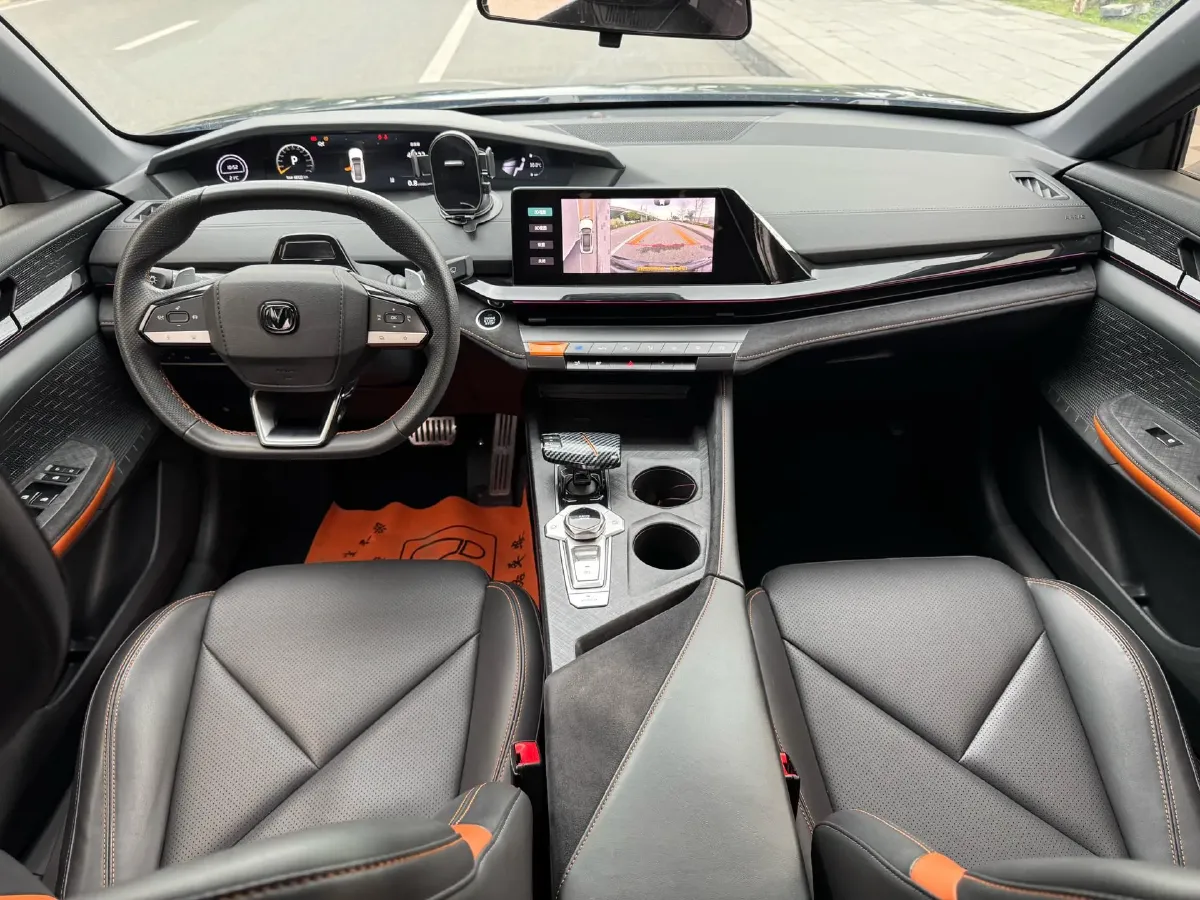 2022 ChangAn UNI-V 1.5T 188HP L4 7DCT,autocango,china used car exporter,china ev exporter,chinese used car exporter,chinese used ev exporter