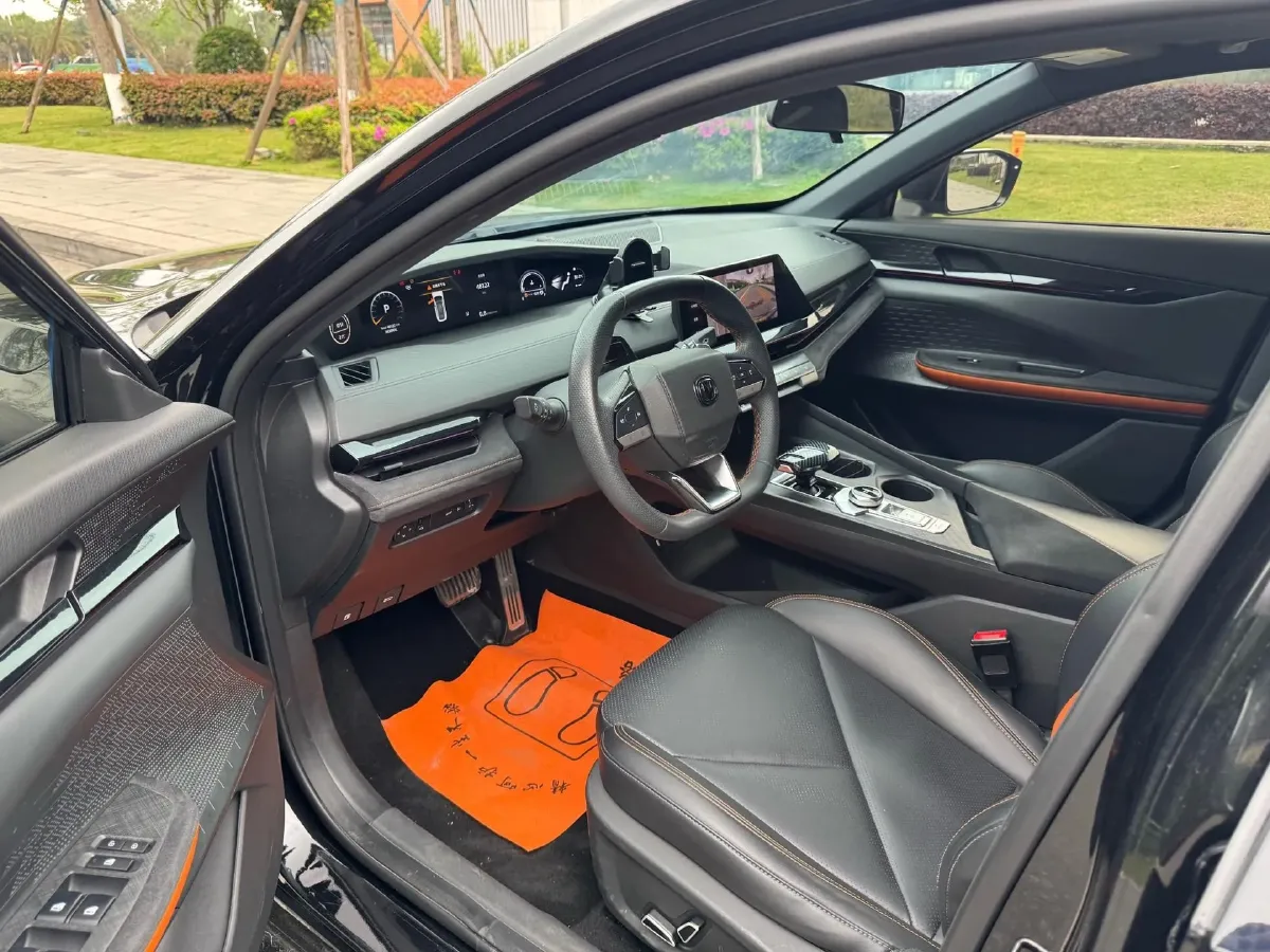 2022 ChangAn UNI-V 1.5T 188HP L4 7DCT,autocango,china used car exporter,china ev exporter,chinese used car exporter,chinese used ev exporter