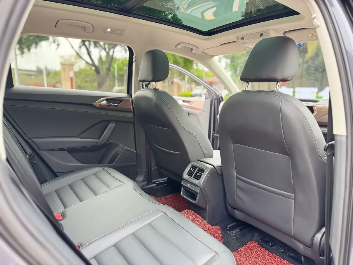 2019 MINI MINI 1.5T 102HP L3 7DCT,autocango,china used car exporter,china ev exporter,chinese used car exporter,chinese used ev exporter