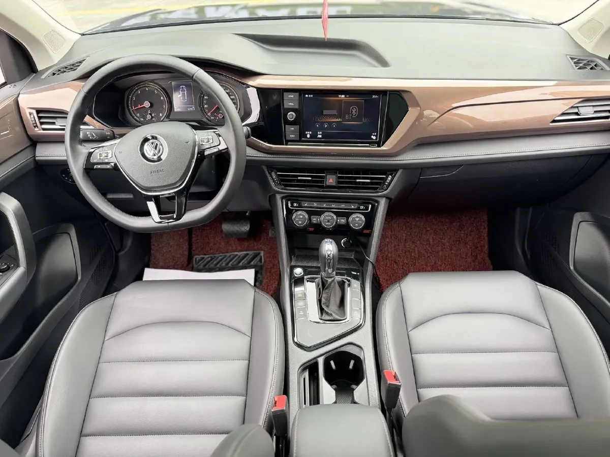 2019 MINI MINI 1.5T 102HP L3 7DCT,autocango,china used car exporter,china ev exporter,chinese used car exporter,chinese used ev exporter