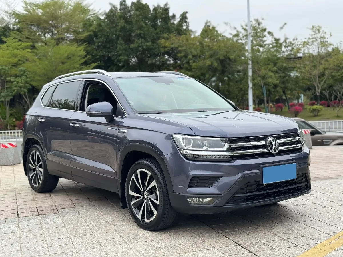 2019 MINI MINI 1.5T 102HP L3 7DCT,autocango,china used car exporter,china ev exporter,chinese used car exporter,chinese used ev exporter