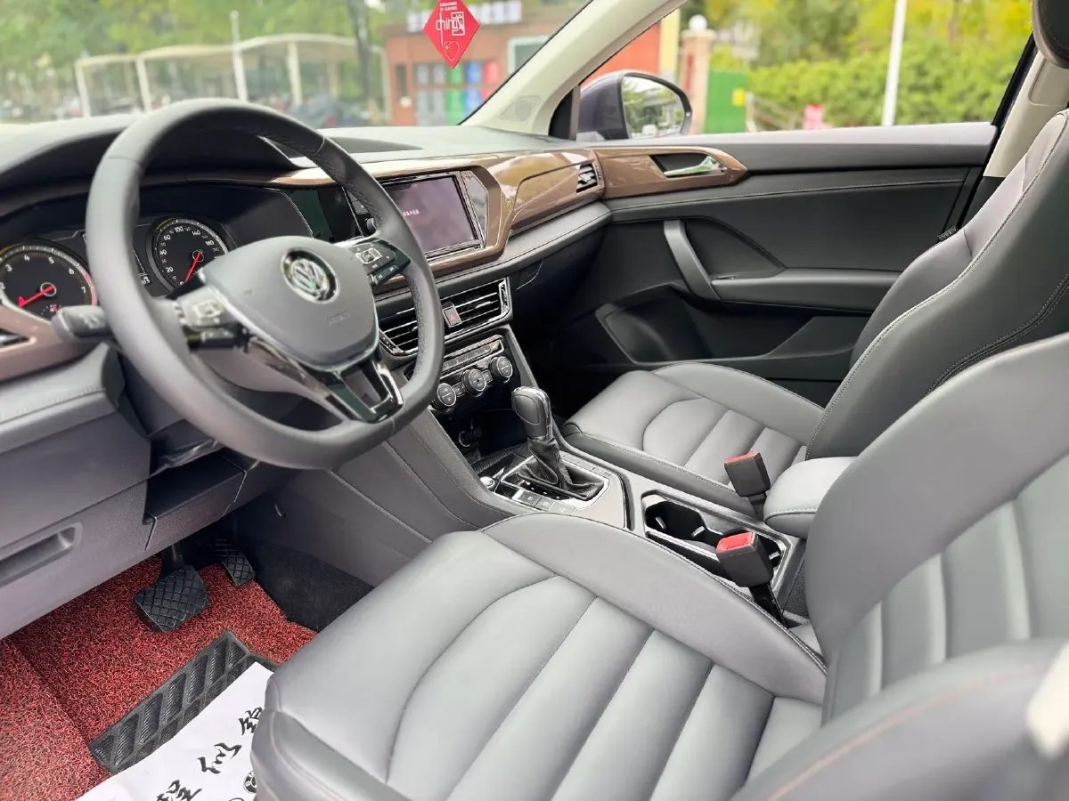 2019 MINI MINI 1.5T 102HP L3 7DCT,autocango,china used car exporter,china ev exporter,chinese used car exporter,chinese used ev exporter