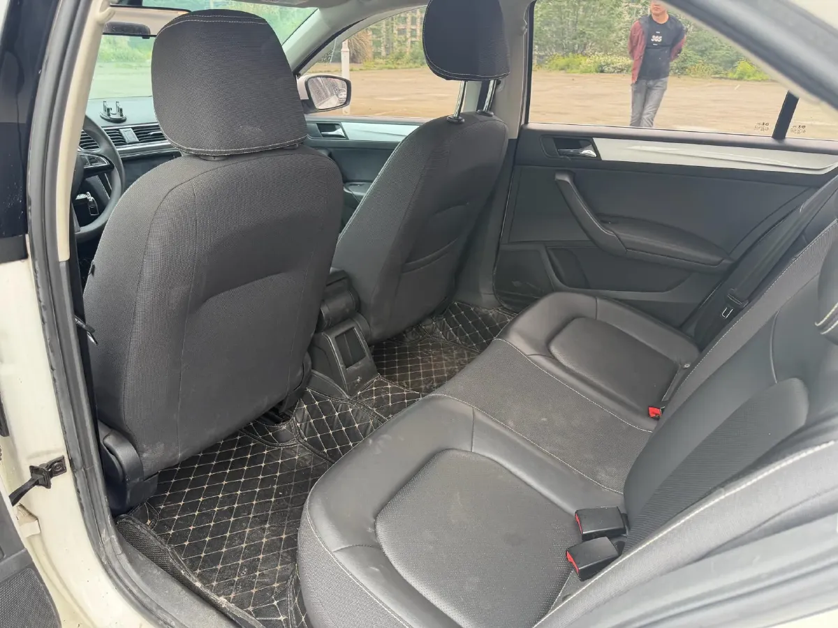 2020 Skoda Rapid 1.5L 112HP L4 6AT,autocango,china used car exporter,china ev exporter,chinese used car exporter,chinese used ev exporter