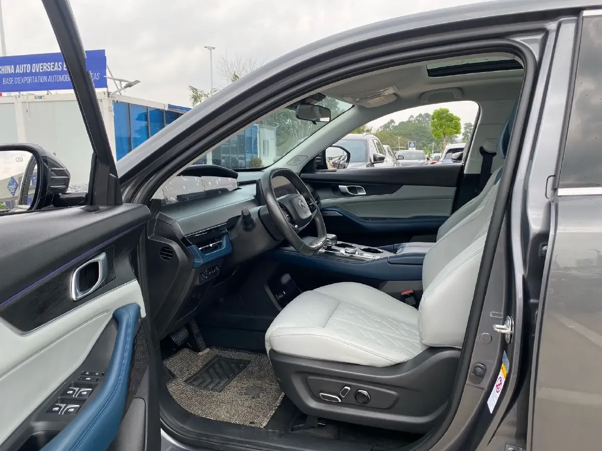 2022 ChangAn UNI-K iDD 1.5T 170HP L4 6TCT PHEV 30.74KWH,autocango,china used car exporter,china ev exporter,chinese used car exporter,chinese used ev exporter