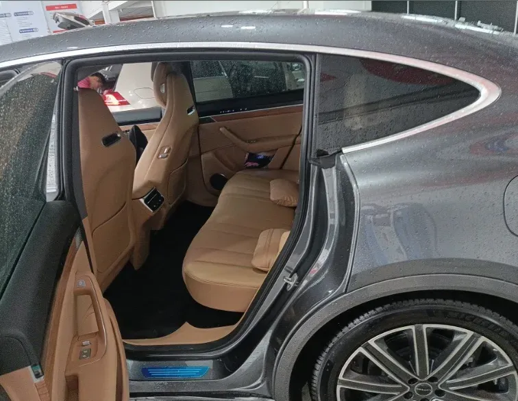 2025 Luxeed R7 REEV 156HP REEV 37KWH,autocango,china used car exporter,china ev exporter,chinese used car exporter,chinese used ev exporter