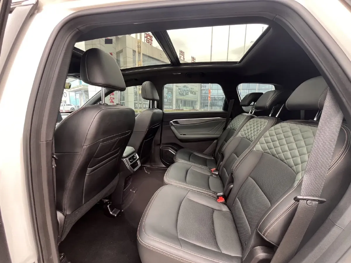 2023 Geely Okavango L 2.0T 218HP L4 7DCT,autocango,china used car exporter,china ev exporter,chinese used car exporter,chinese used ev exporter