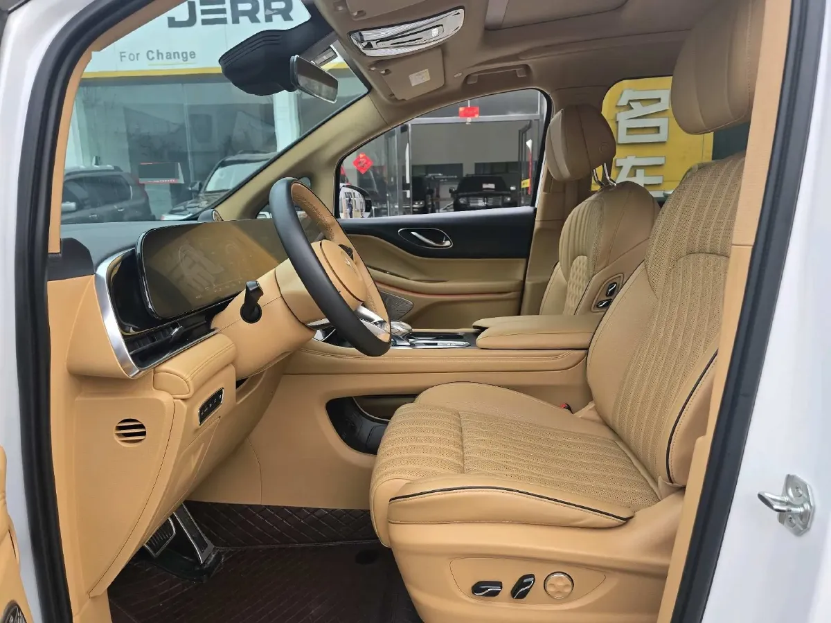 2022 Voyah Dream 1.5T 136HP L4 PHEV 25.57KWH,autocango,china used car exporter,china ev exporter,chinese used car exporter,chinese used ev exporter