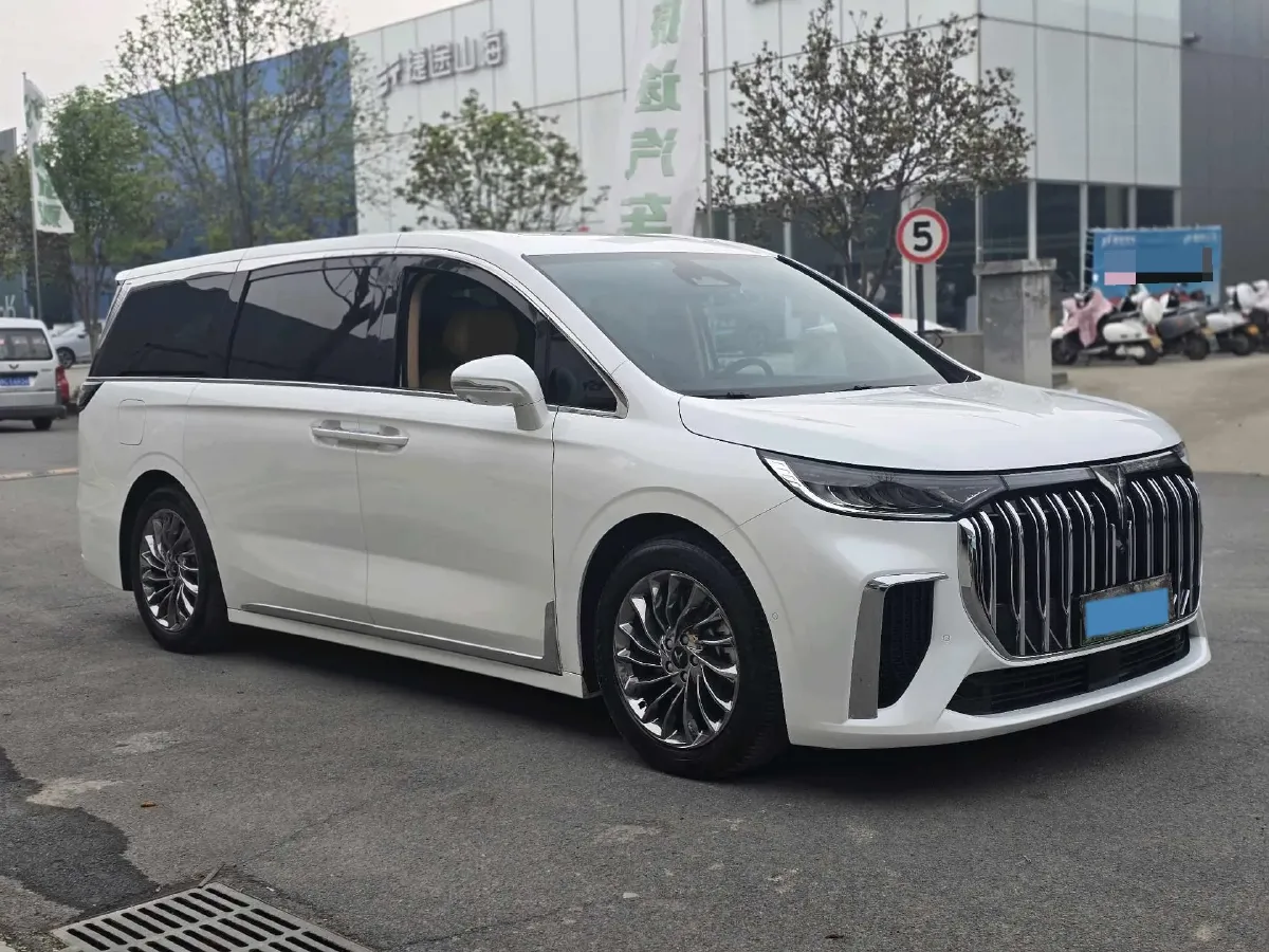 2022 Voyah Dream 1.5T 136HP L4 PHEV 25.57KWH,autocango,china used car exporter,china ev exporter,chinese used car exporter,chinese used ev exporter