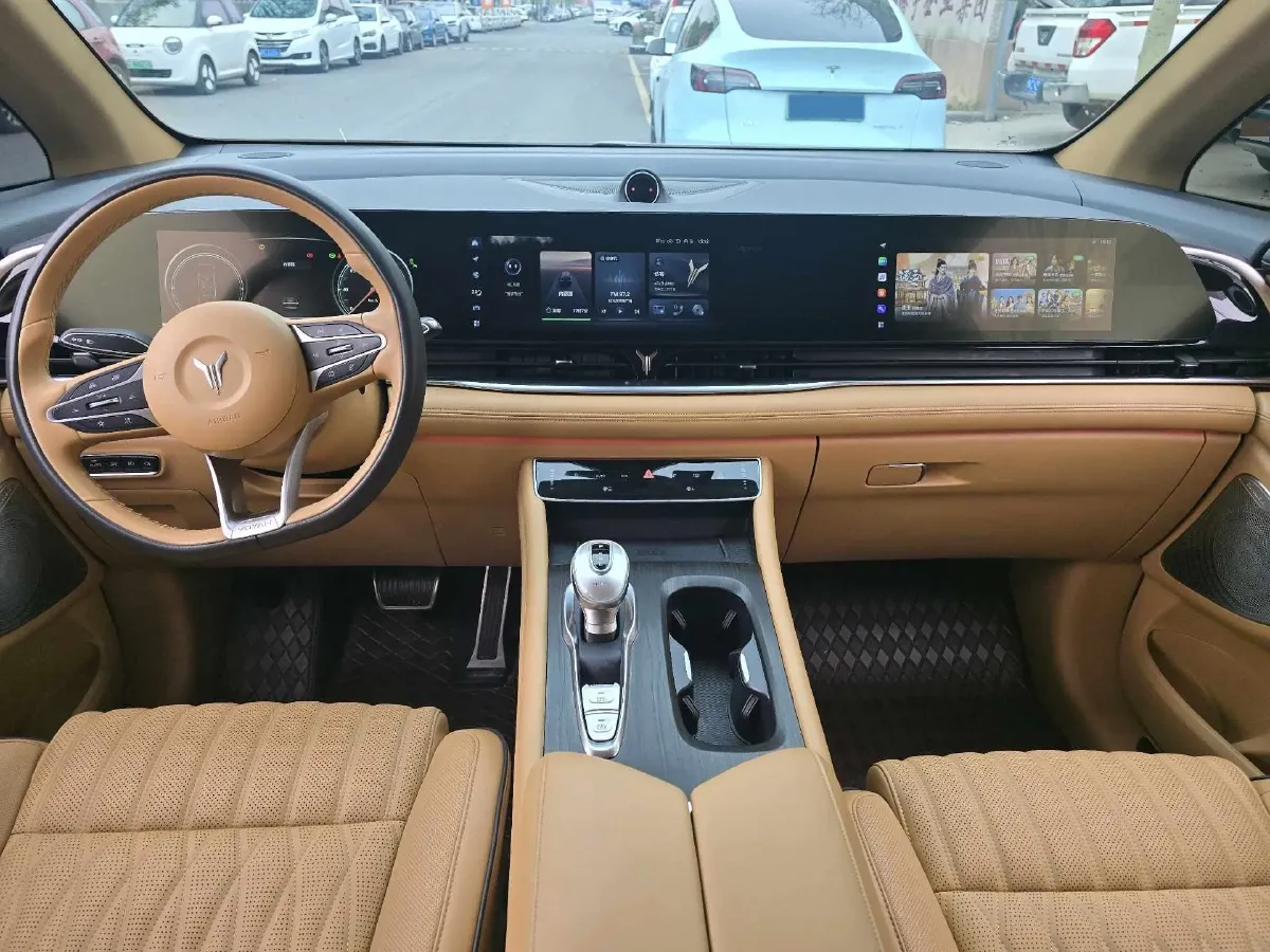 2022 Voyah Dream 1.5T 136HP L4 PHEV 25.57KWH,autocango,china used car exporter,china ev exporter,chinese used car exporter,chinese used ev exporter