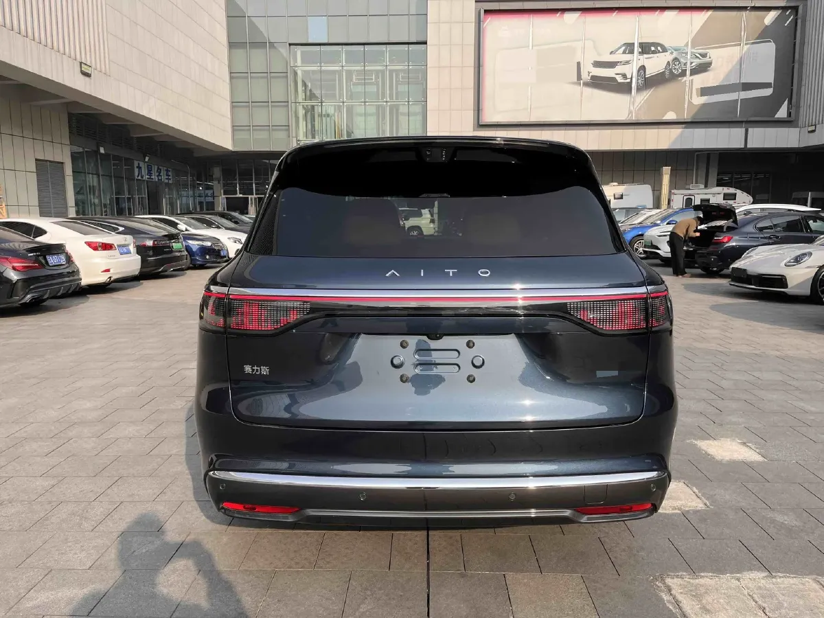 2025 AITO AITO M8 REEV 160HP REEV 53.4KWH,autocango,china used car exporter,china ev exporter,chinese used car exporter,chinese used ev exporter
